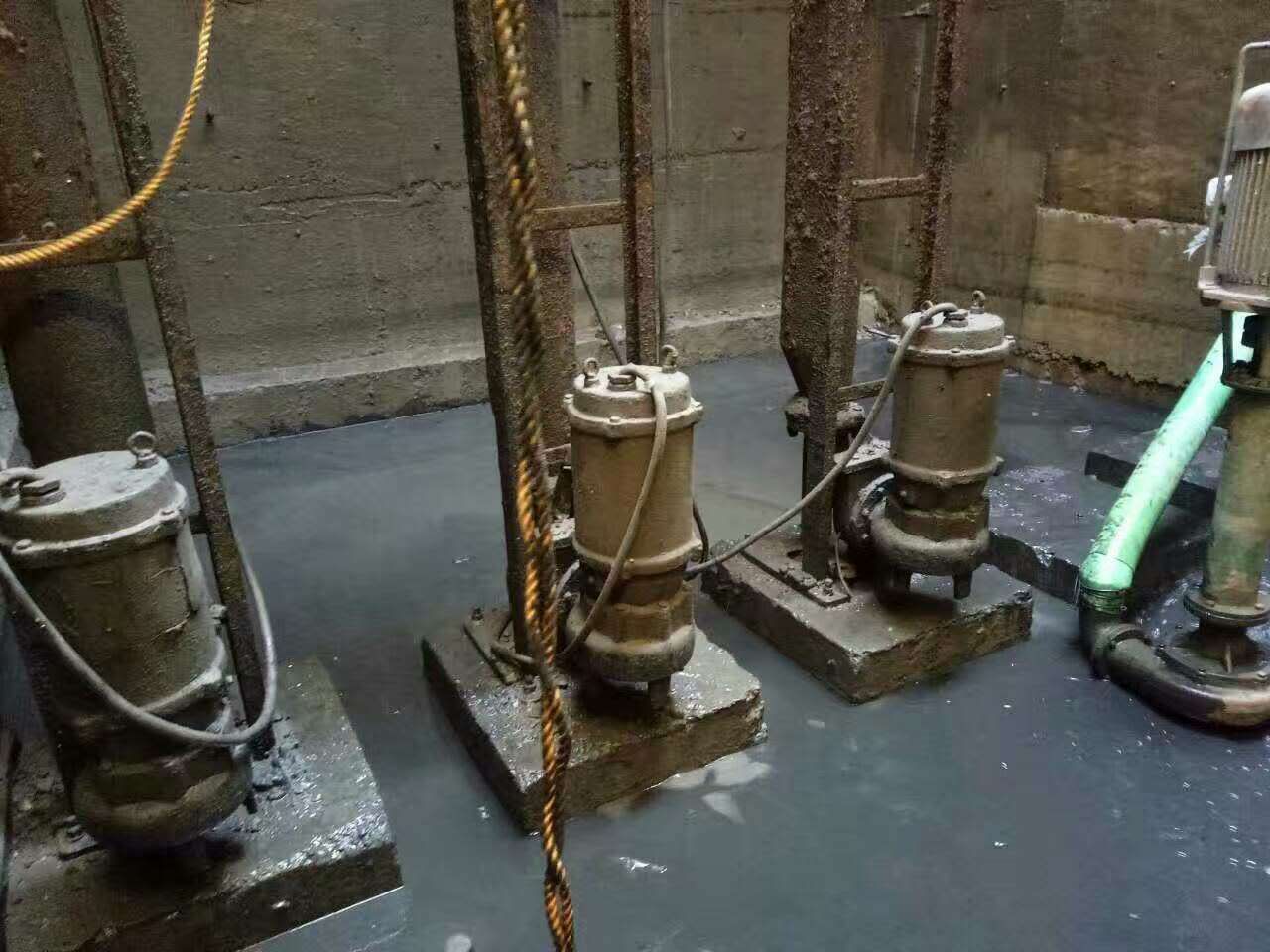 巧家污水池清理